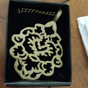 Avon Proud Heritage Long Pendant Necklace Approx 18 inches long.